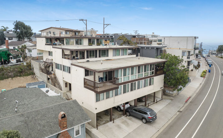 Pictures of Multifamily property located at 480 Rosecrans Ave, Manhattan Beach, CA 90266 for comps - image #1