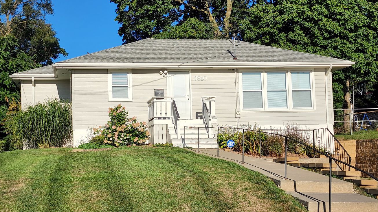 3810 66th St, Urbandale, IA 50322 Office Property for Sale 3810 66th St