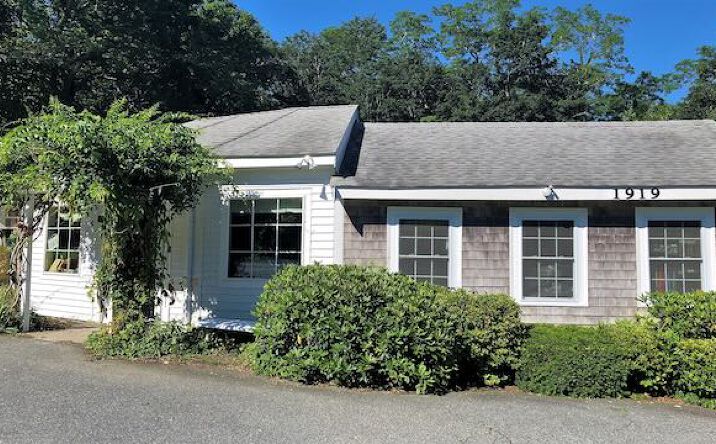 Pictures of Retail property located at 1919 Main St, Barnstable, MA 02668 for comps - image #1