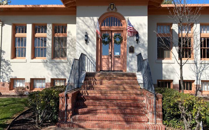 Pictures of Office property located at 355 W Las Palmas Ave, Patterson, CA 95363 for sales - image #1