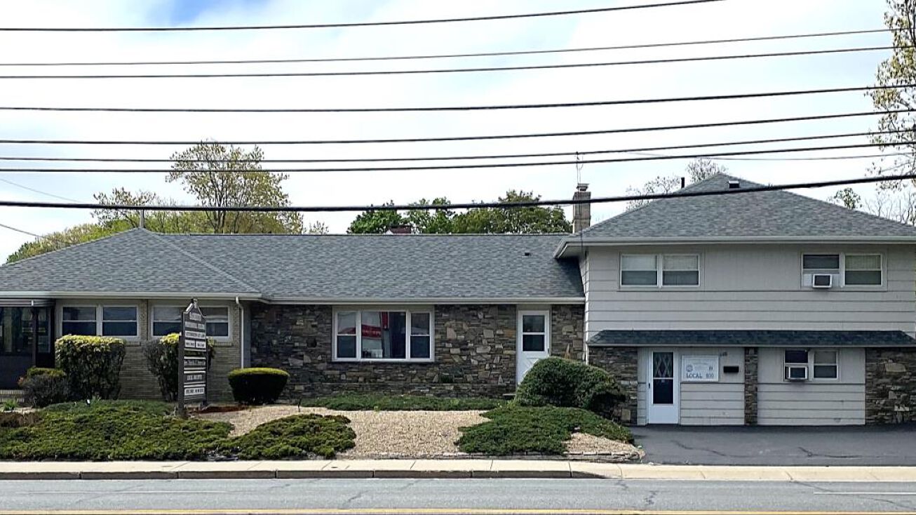 685 Warren Ave, East Providence, RI 02914