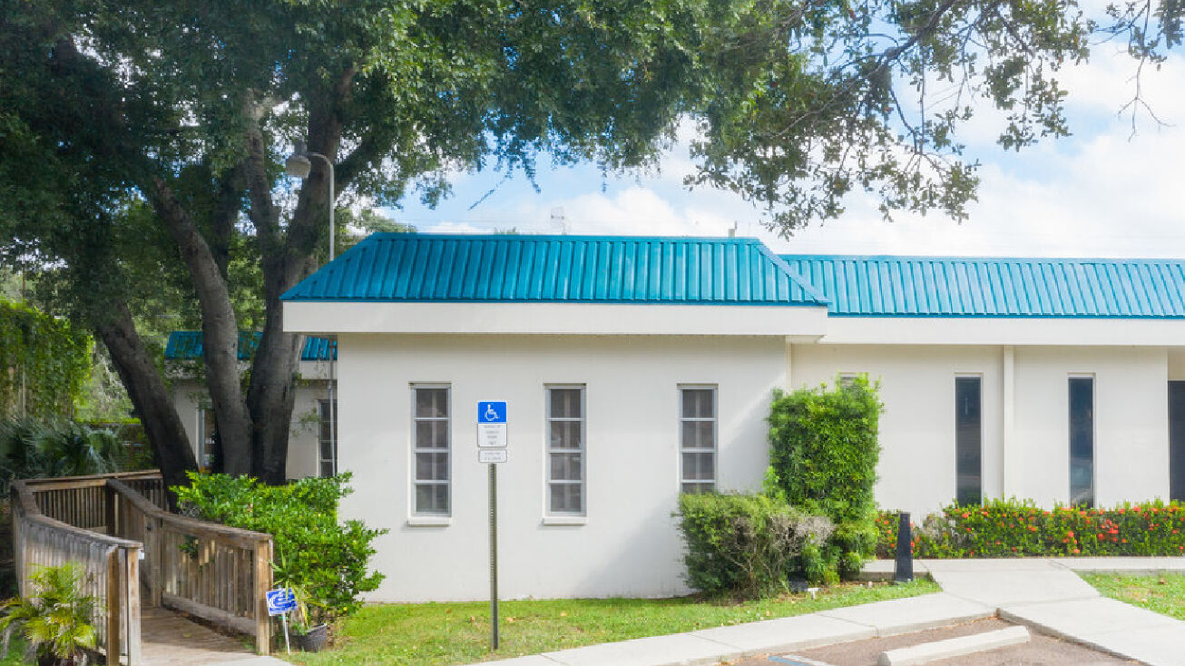 4500 Bee Ridge Rd, Sarasota, FL 34233 Retail Property for Sale Bee