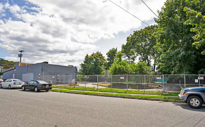 image of property at 336 LARKFIELD RD East Northport NY 11731-2905