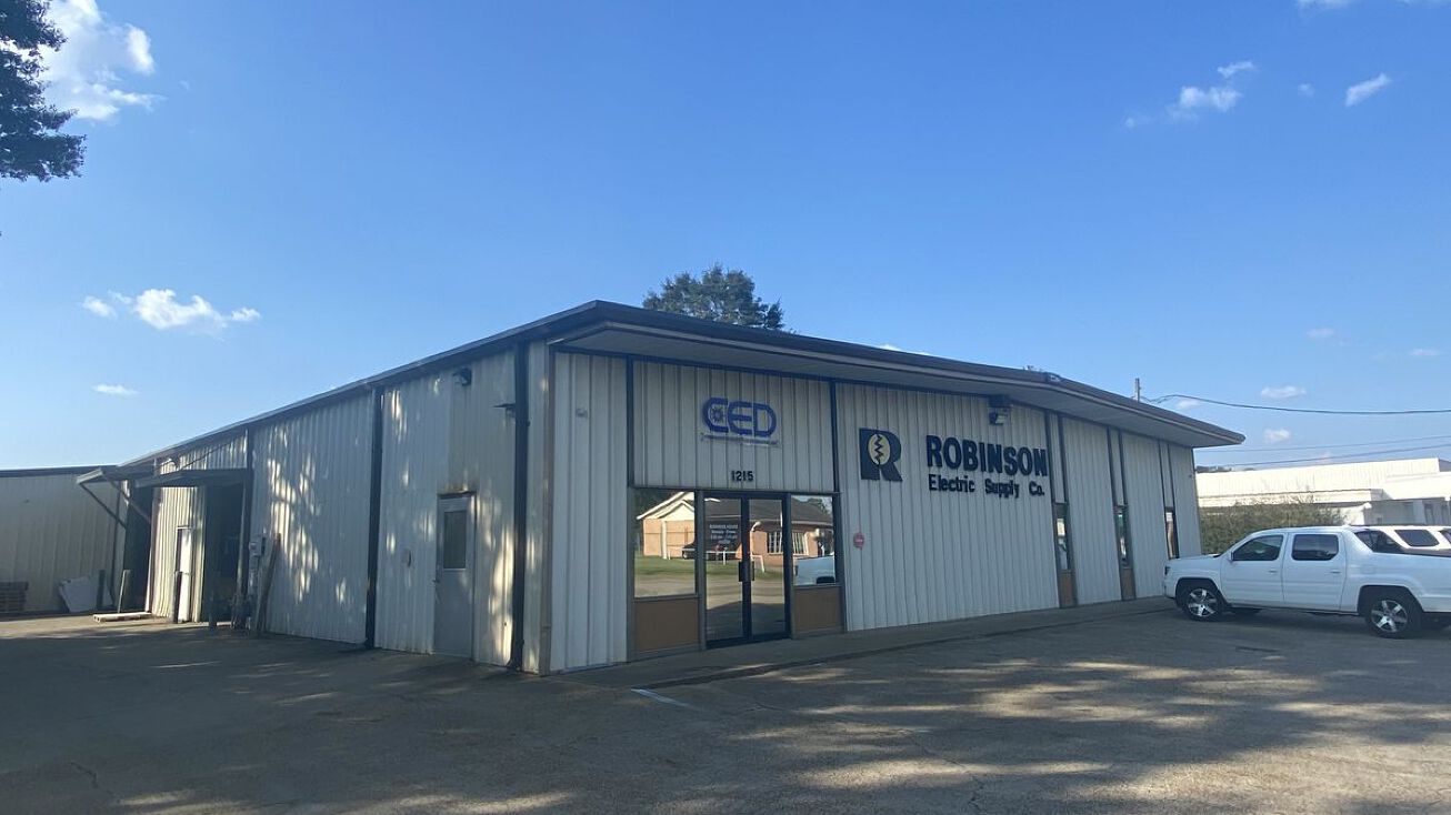 1215 W Pine St, Hattiesburg, MS 39401