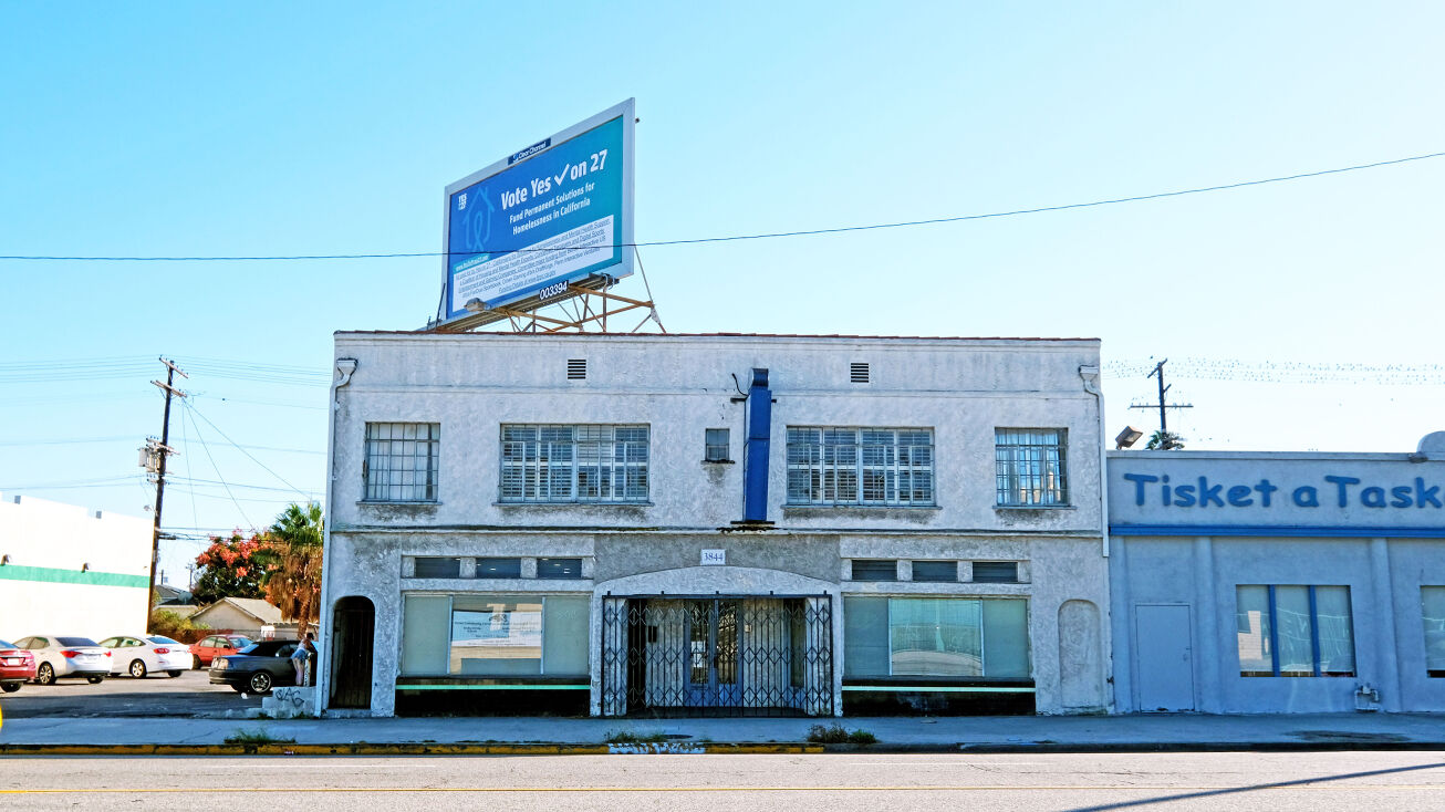 W Slauson Ave, Los Angeles, CA 90043