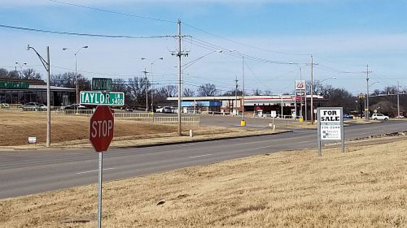 5400 E. Taylor Dr, Bartlesville, OK 74006