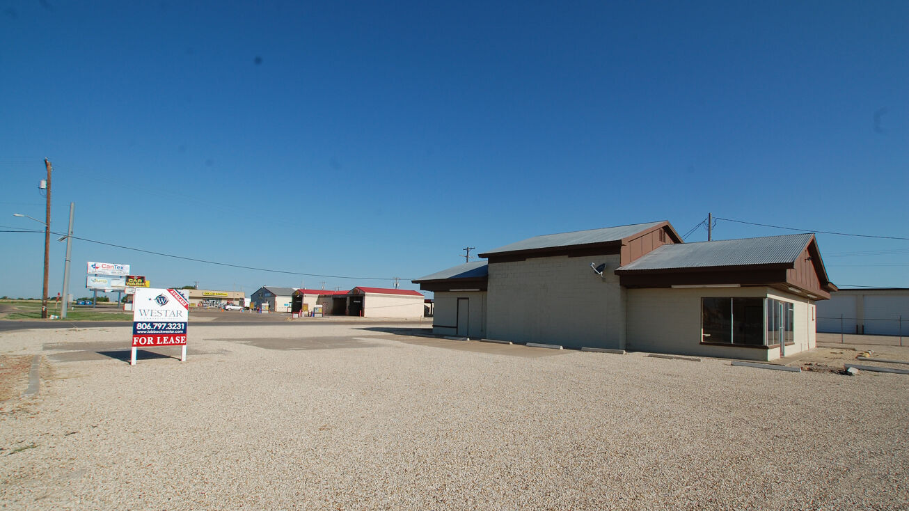 201 N 1st St, Idalou, TX 79329