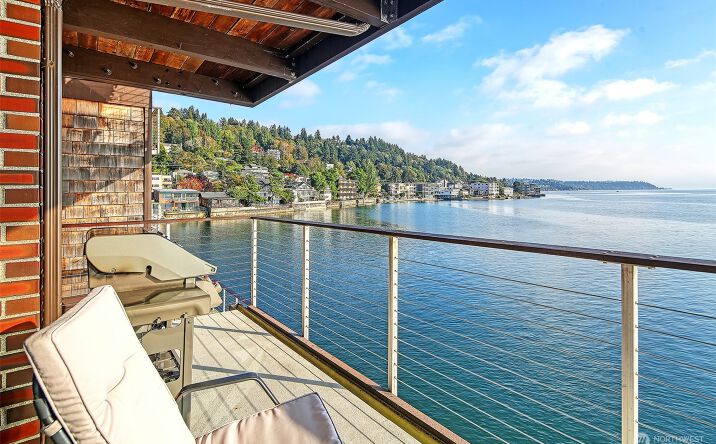 image of property at 3717 BEACH DR SW Seattle WA 98116-3060