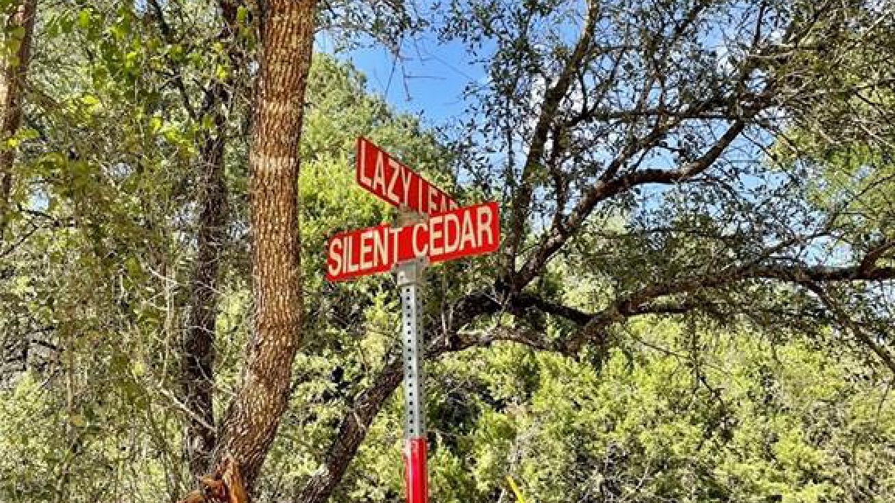 130 Lazy Leaf, Woodcreek, TX 78676