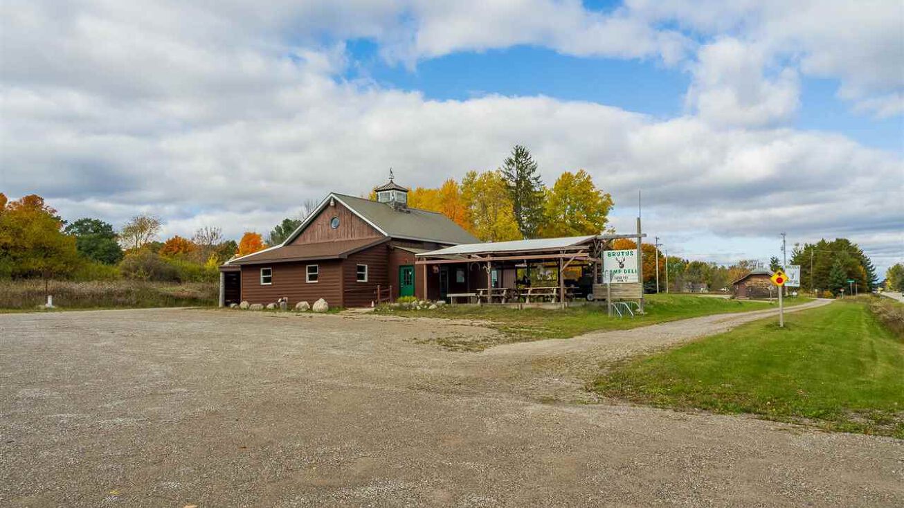 4086 S US31 Highway, Alanson, MI 49706