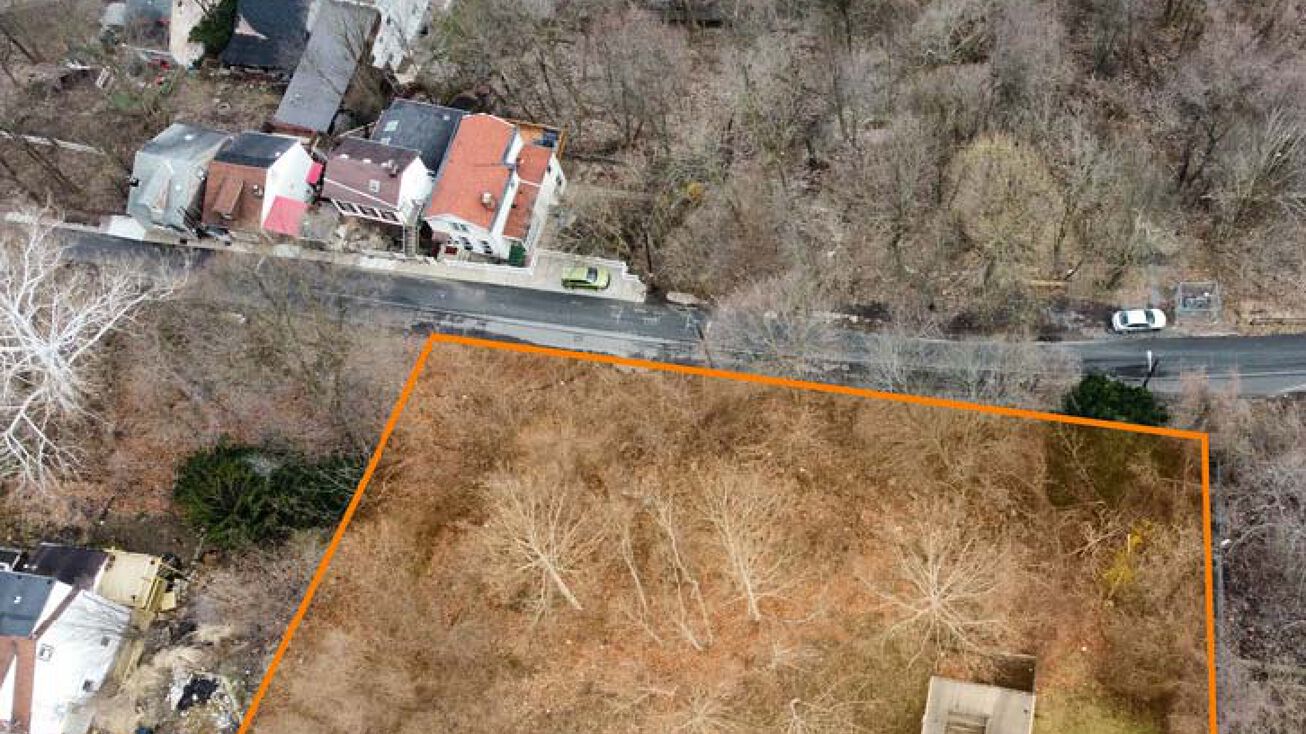 983 E Warrington Ave, Pittsburgh, PA 15210