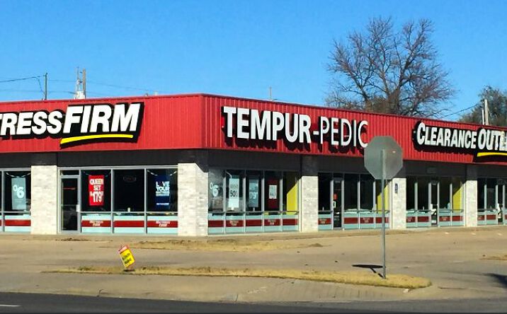Pictures of Retail property located at 5500 W Central, Wichita, KS 67212 for comps - image #1