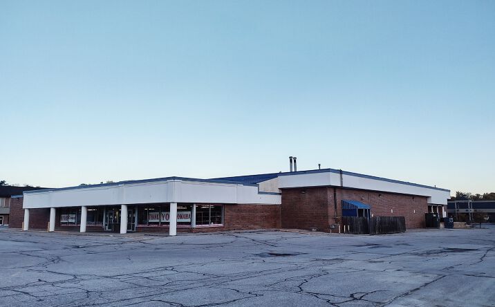 Pictures of Retail property located at 2500 S 120th St, Omaha, NE 68144 for comps - image #1