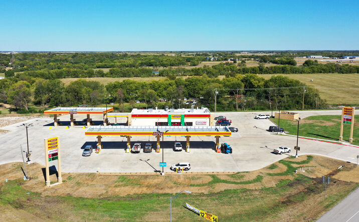 Pictures of Retail property located at 125 TX-274, Kemp, TX 75143 for comps - image #1