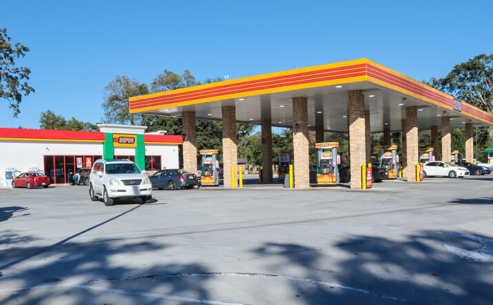 Pictures of Retail property located at 2704 SpringHill Ave, Mobile, AL 36607 for comps - image #1