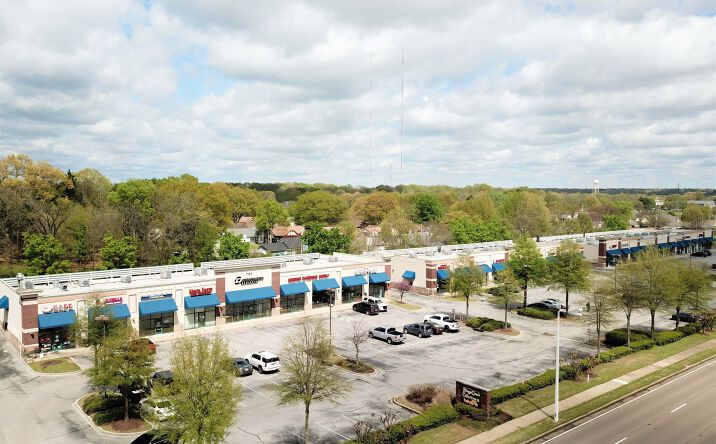 Pictures of Retail property located at 7124-7174 Stage Rd, Bartlett, TN 38133 for comps - image #1