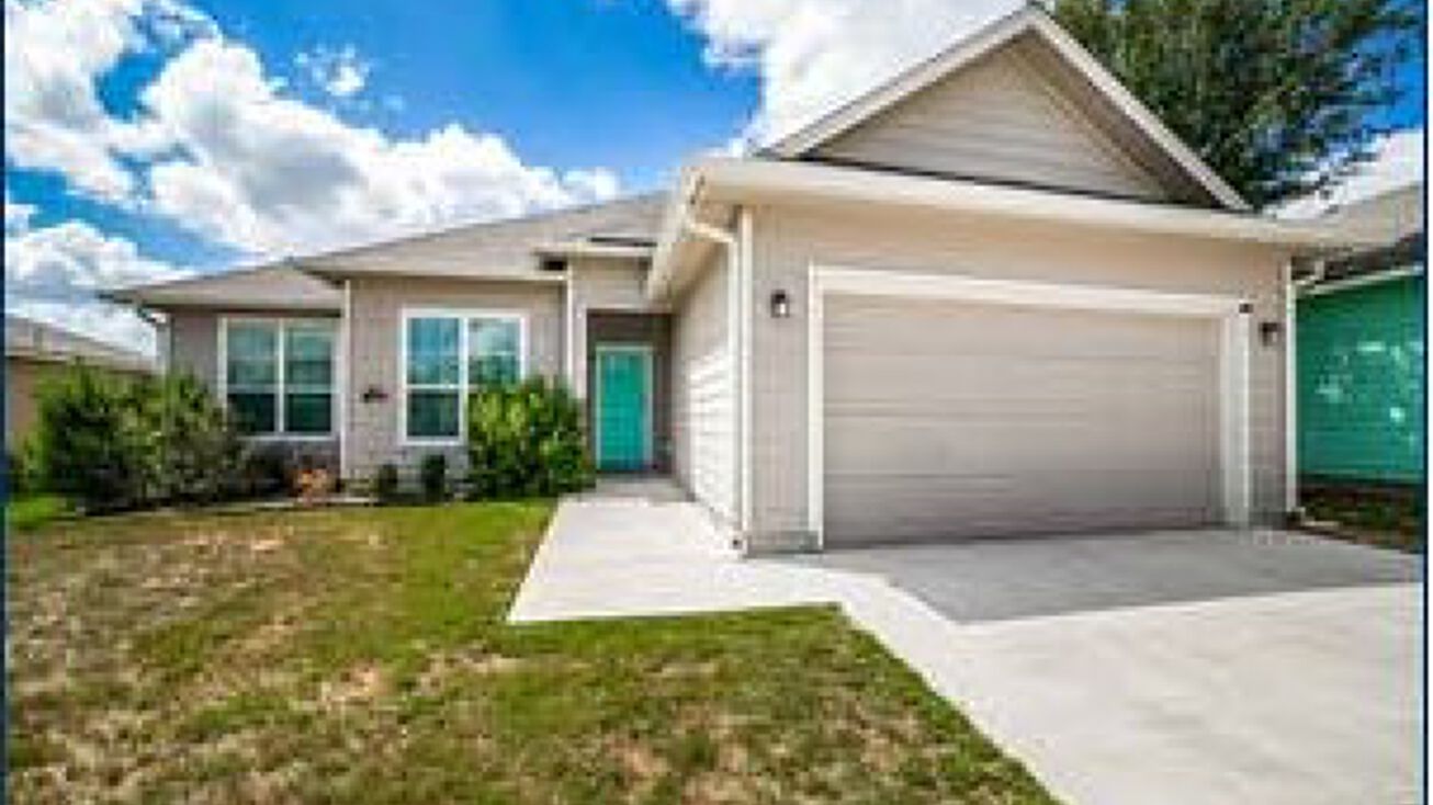 181 Whitewing Way, Floresville, TX 78114