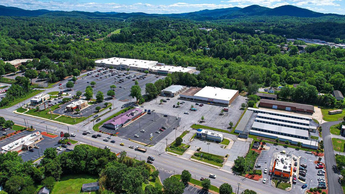 314 Blowing Rock Blvd, Lenoir, NC 28645