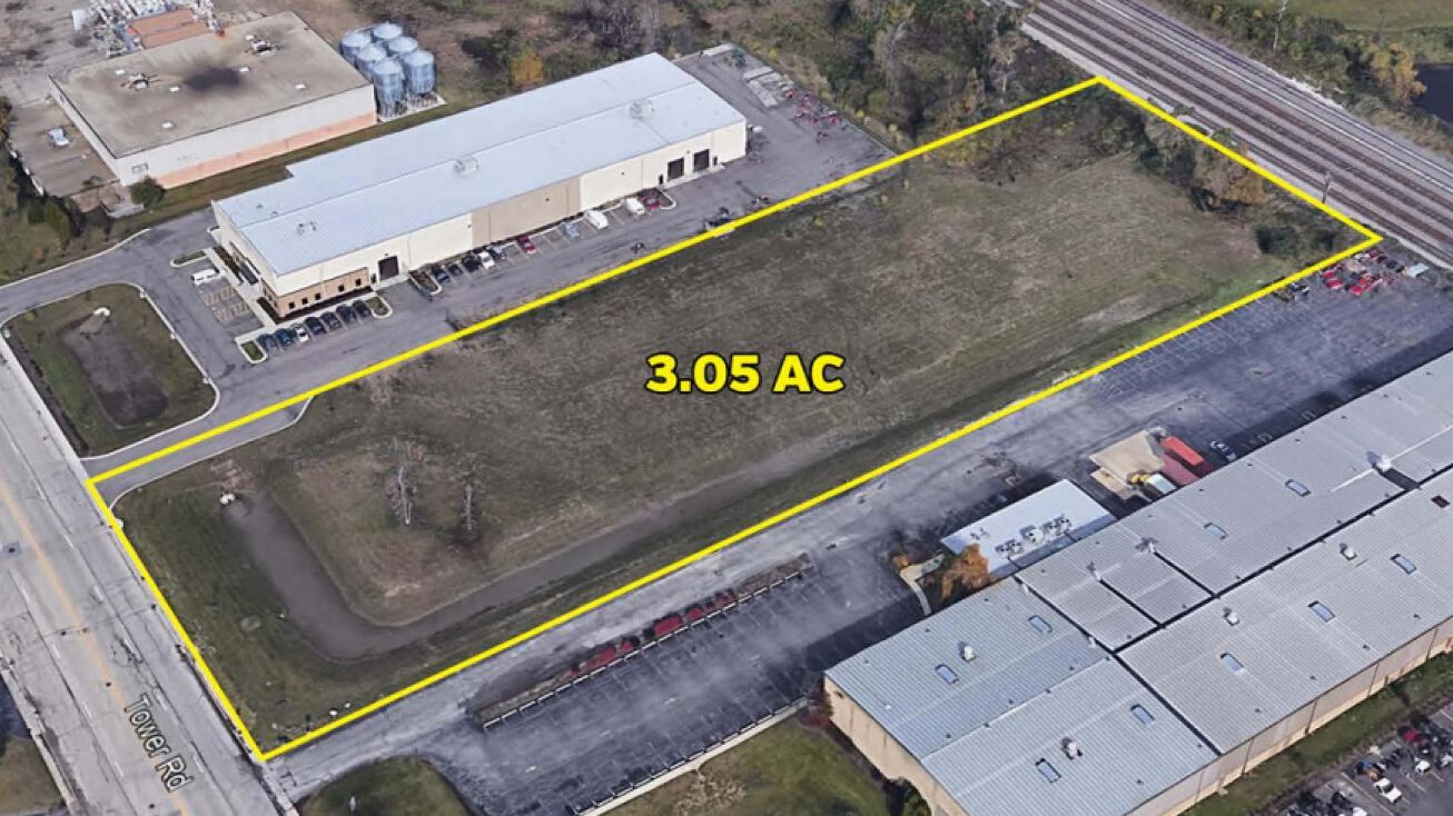 913 Tower Rd, Mundelein, IL 60060