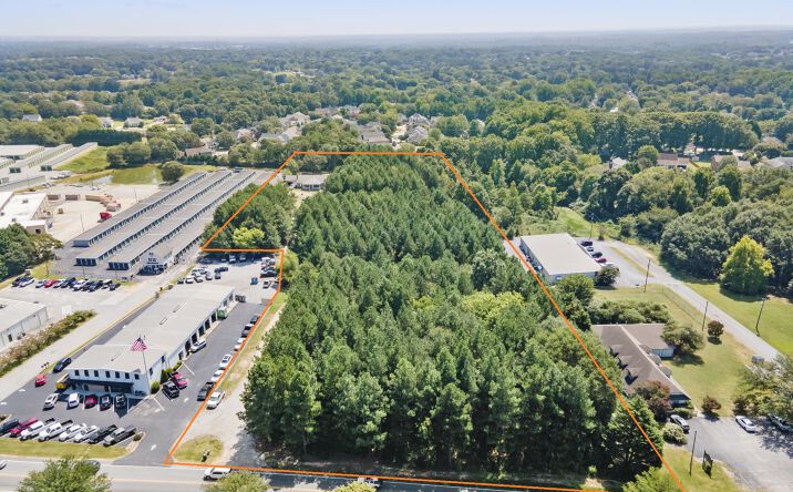 Pictures of Office, Mixed Use, Land property located at 1244 E Butler Rd, Greenville, SC 29607 for sales - image #1