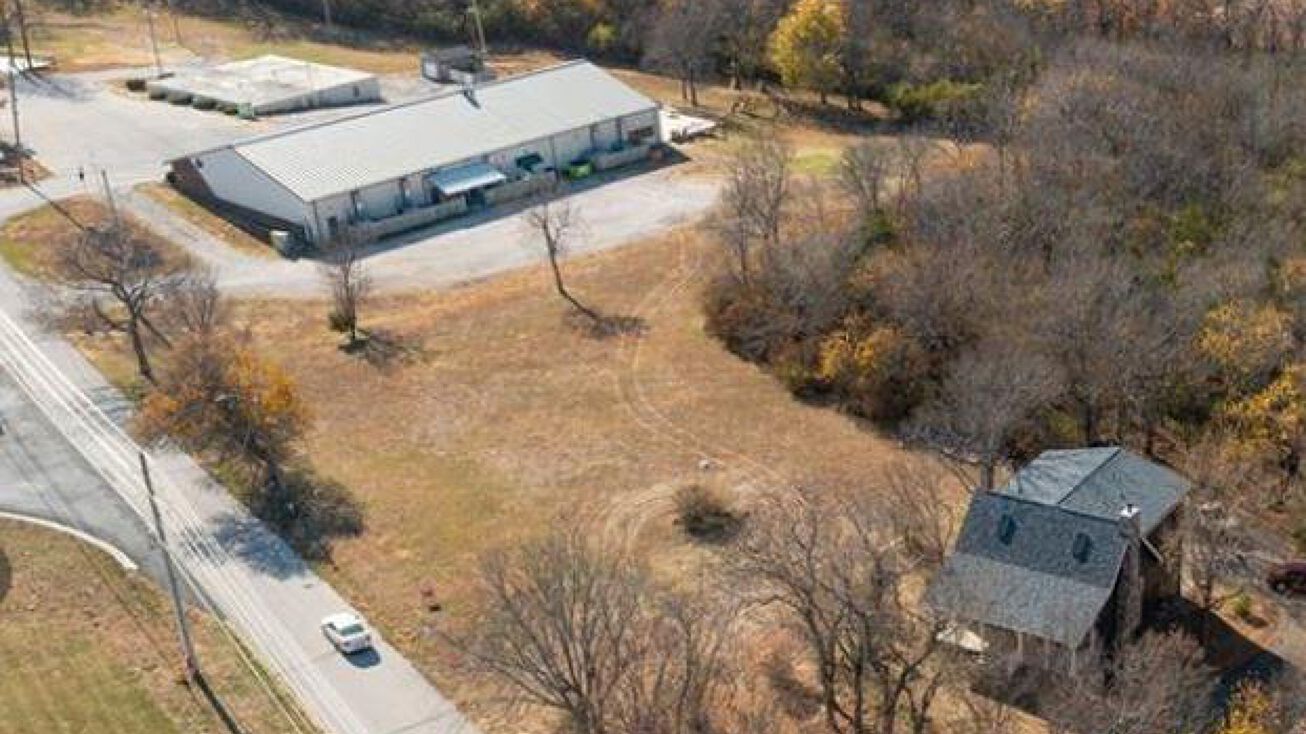 13550 Arrington Road, Grandview, MO 64030