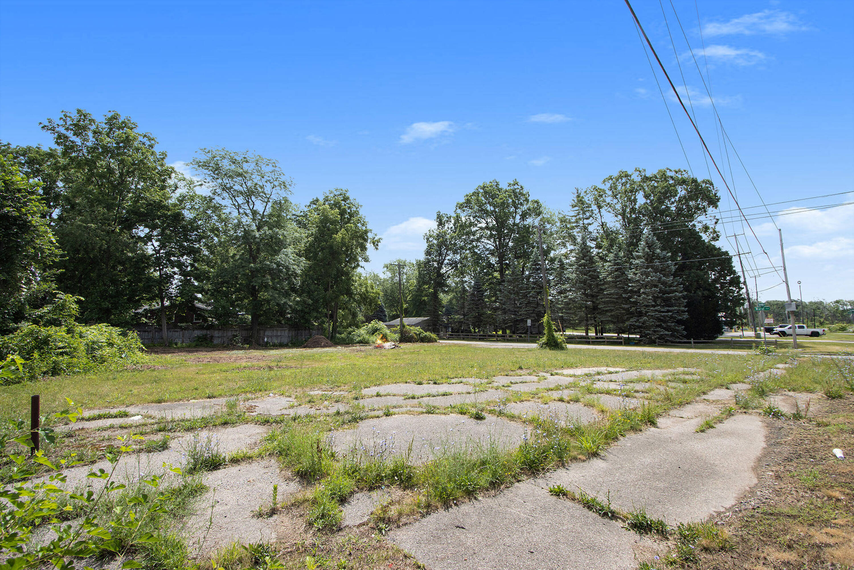 8939 S Sprinkle Rd, Portage, MI 49002