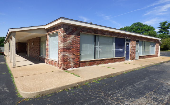 Pictures of Office, Retail property located at 7521-7565 Ravensridge Road, St. Louis, MO 63119 for sales - image #1