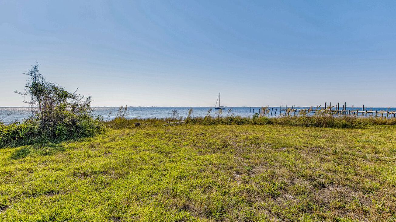 10160 SINTON DR & 5533 CASA MARIA LN, Pensacola, FL 32507