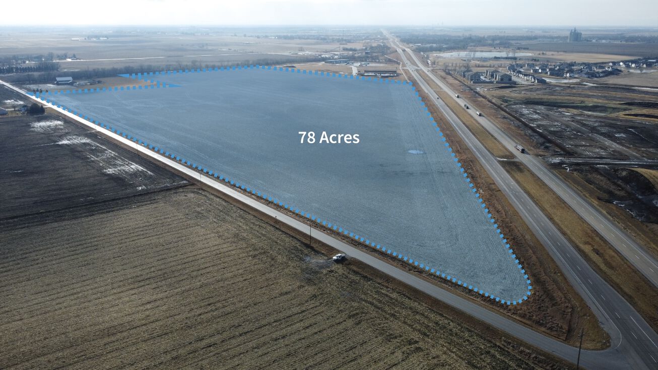 2465 Robinson Ave NE, Bondurant, IA 50035