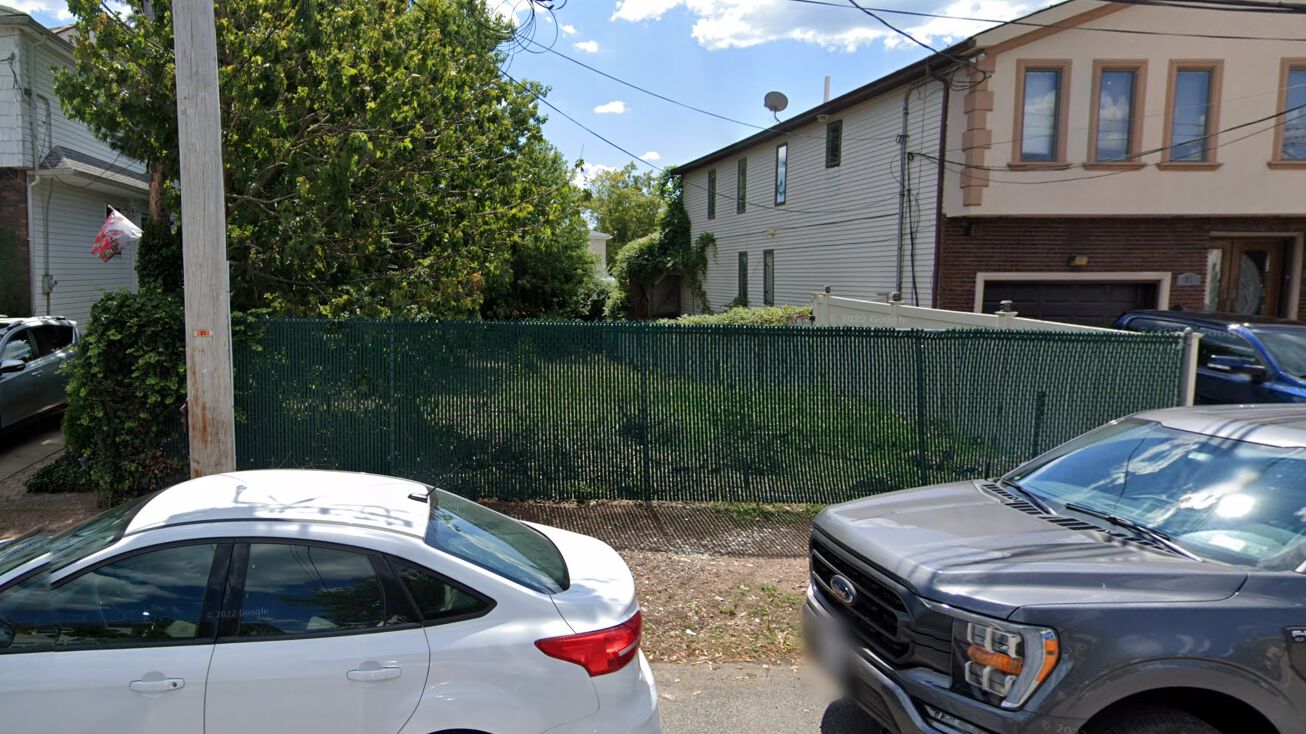 Slater Blvd, Staten Island, NY 10305