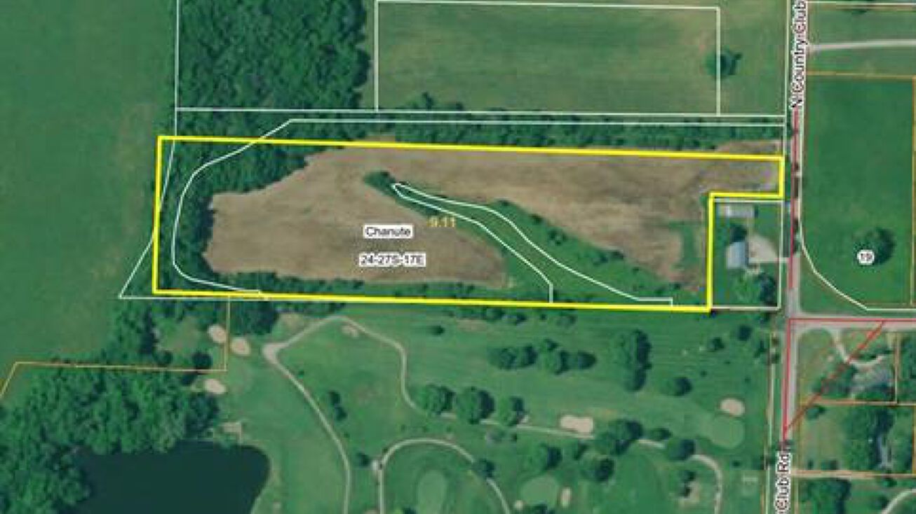 S Country Club Road, Chanute, KS 66720