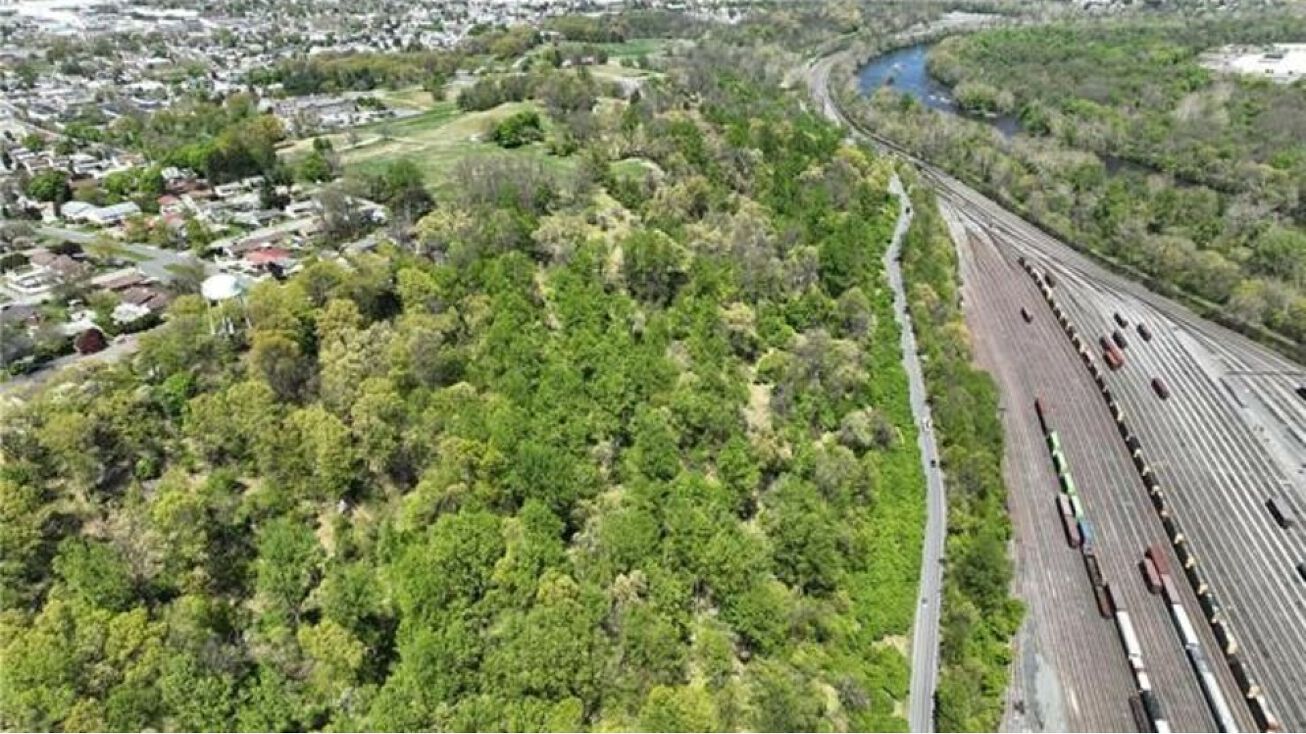 S Jerome St, Allentown, PA 18109