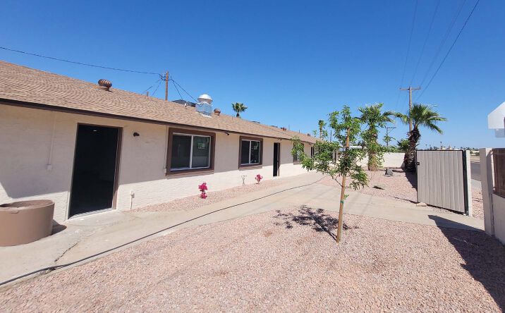 Pictures of Multifamily property located at 6628 & 6632 S 22nd St, Phoenix, AZ 85042 for comps - image #1