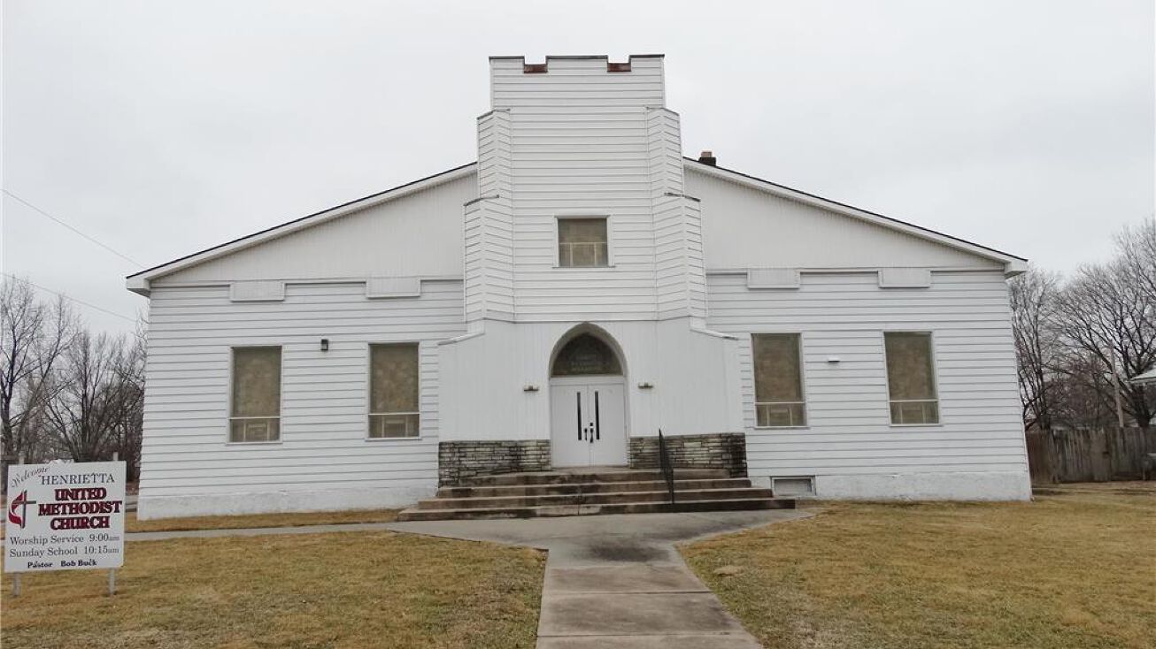 501 Main Street, Henrietta, MO 64036