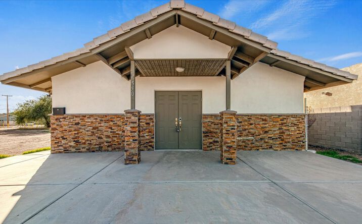 Pictures of Office, Special Purpose property located at 550 N Center St, Mesa, AZ 85201 for sales - image #1