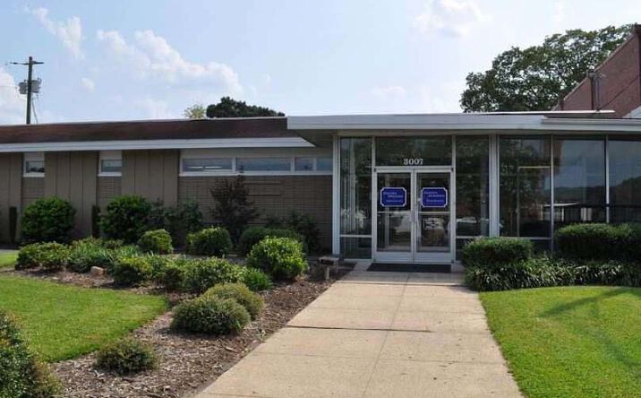 Pictures of Office property located at 3007 Fort Bragg Rd, Fayetteville, NC 28305 for sales - image #1