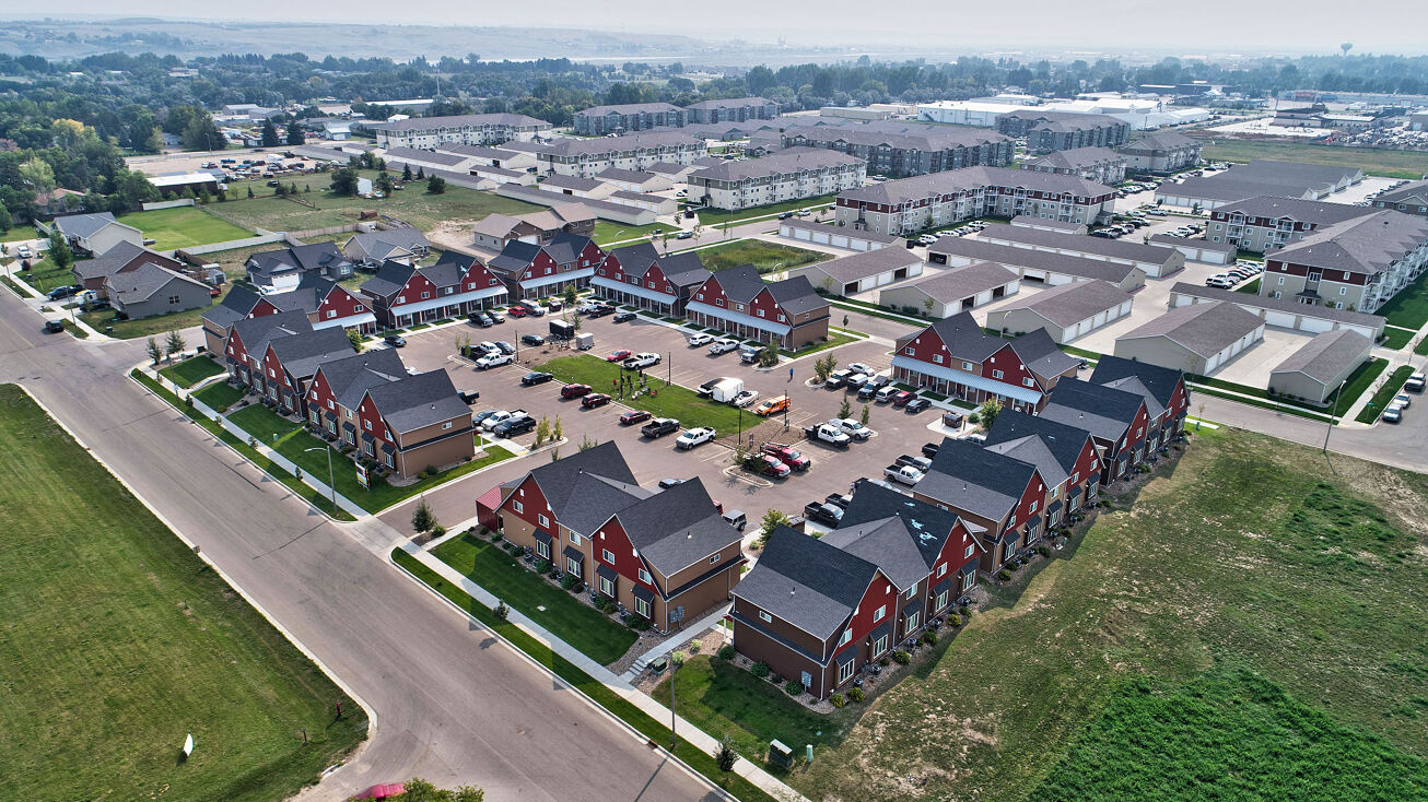 208 34th St E, Williston, ND 58801