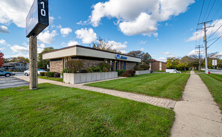 Pictures of Office property located at 10 S Virginia Rd, Crystal Lake, IL 60014 for sales - image #1