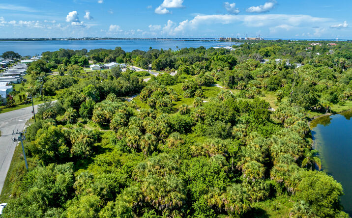 Pictures of Land property located at 24258 Harbor View Rd, Punta Gorda, FL 33980 for sales - image #1