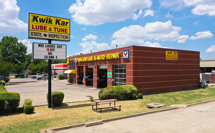Pictures of Retail property located at 134 East Ovilla Road, Red Oak, TX 75154 for comps - image #1