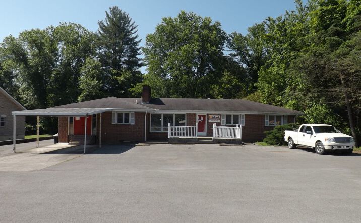 Pictures of Office property located at 3513 W Cumberland Ave, Middlesboro, KY 40965 for sales - image #1