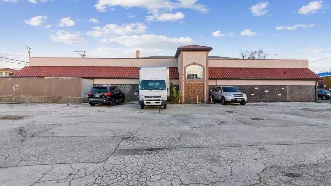 5956 W Higgins Ave, Chicago, IL 60630