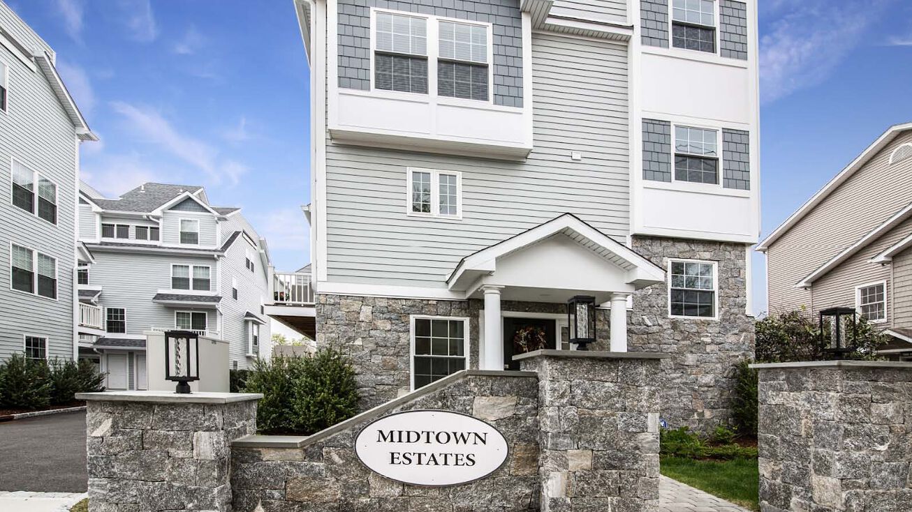 20 3rd St, Stamford, CT 06905