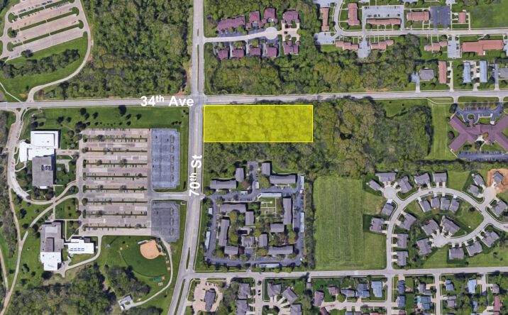 Pictures of Land property located at 3400 70th St, Moline, IL 61265 for sales - image #1