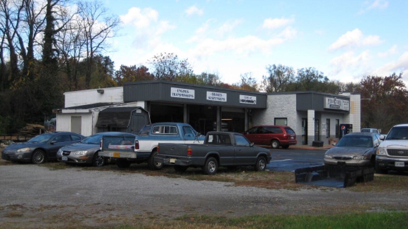 1474 Peters Creek Road, Roanoke, VA 24017