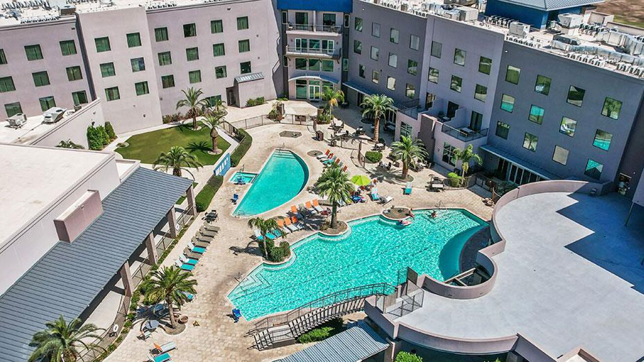 Pictures of Hospitality property located at 860 N Riverview St & 2224 W