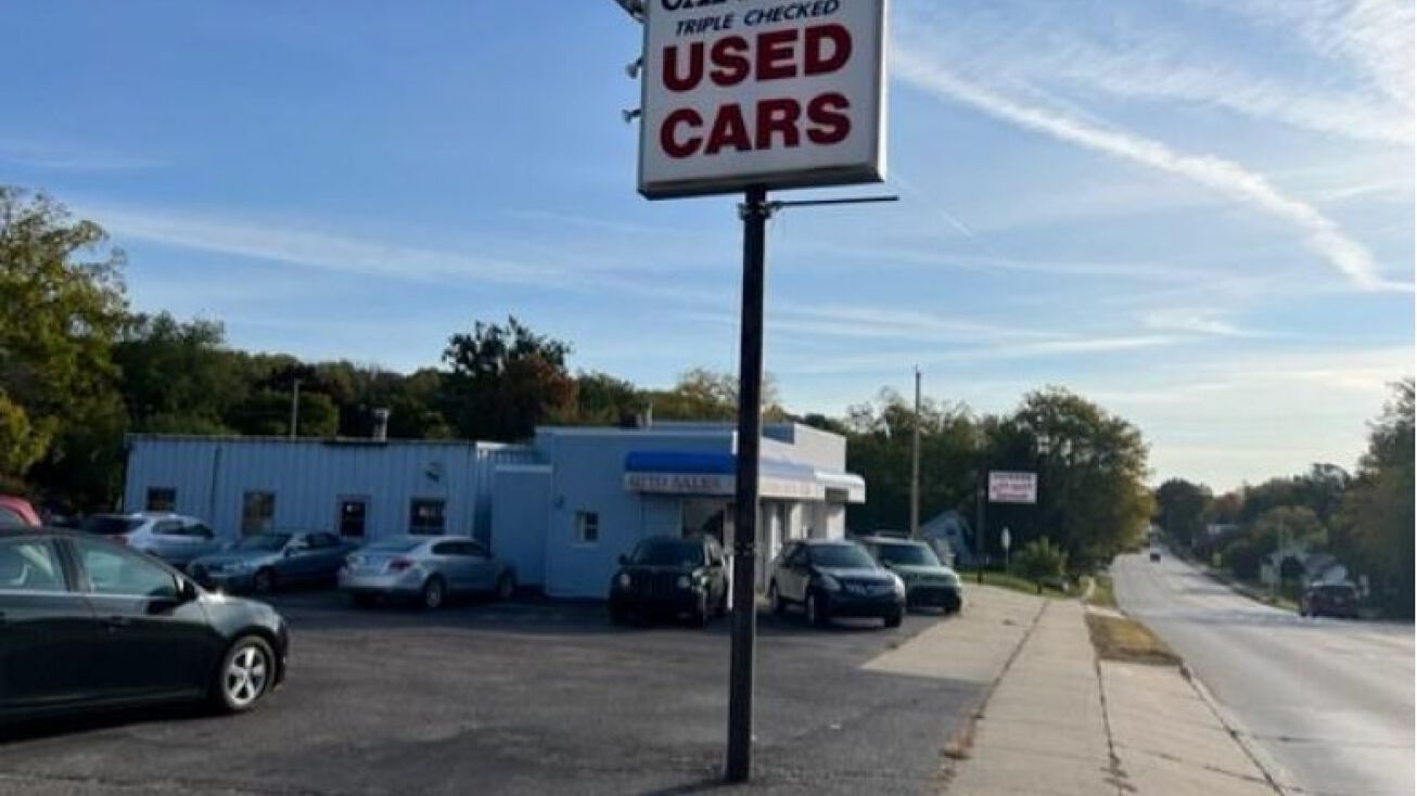 606 8th Ave, Baraboo, WI 53913