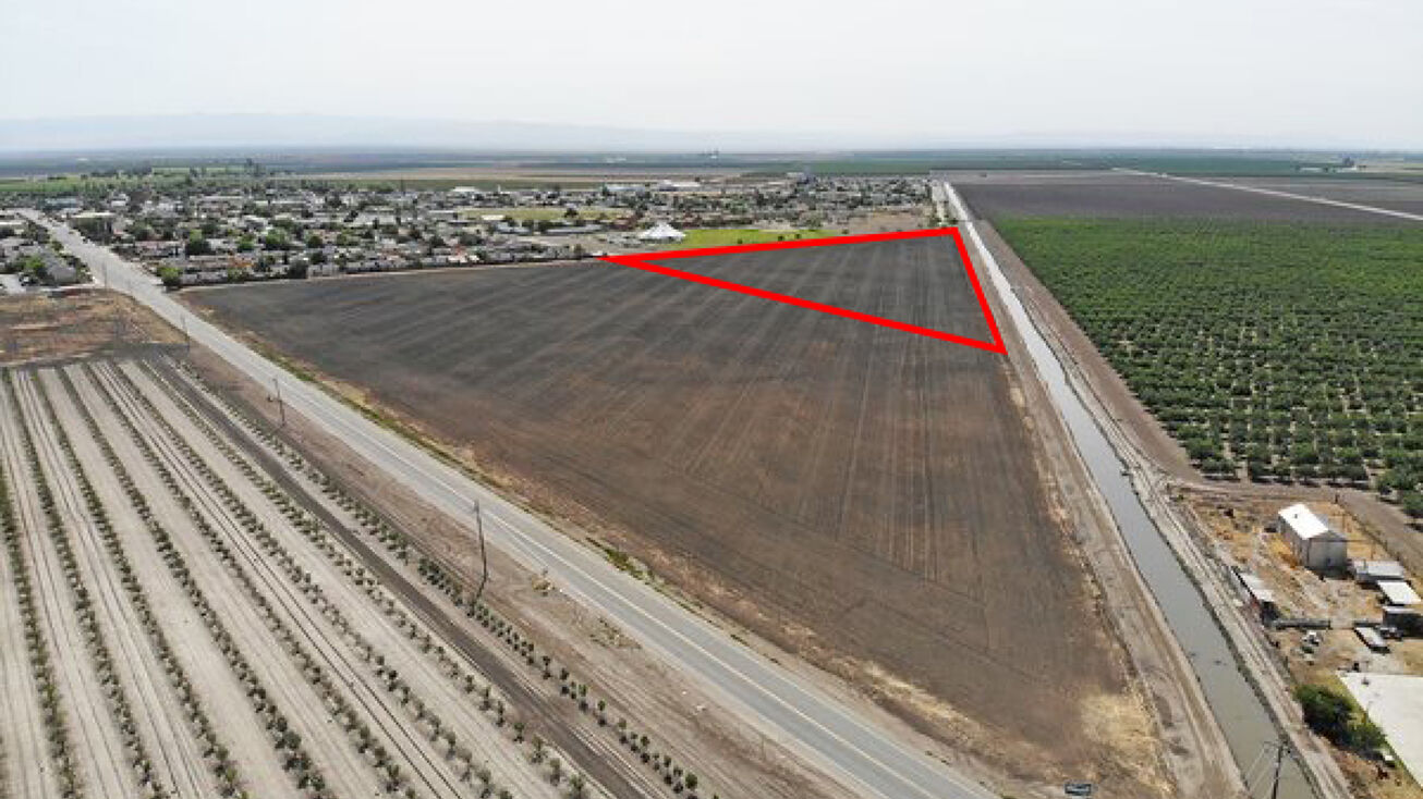 8th St, San Joaquin, CA 93660