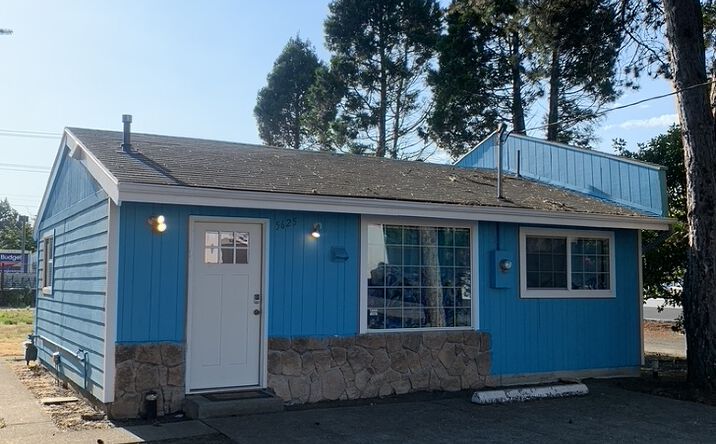 Pictures of Office property located at 5625 SE 83rd Ave, Portland, OR 97266 for sales - image #1
