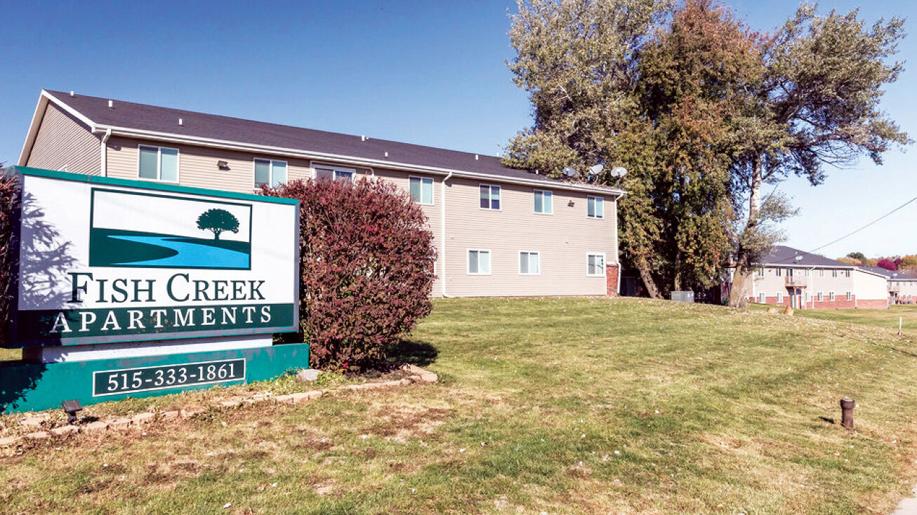 909 E 17th St, Norwalk, IA 50211